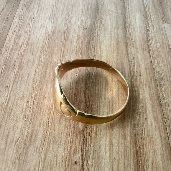 Vintage 14k yellow gold child size 3.25 size signet ring